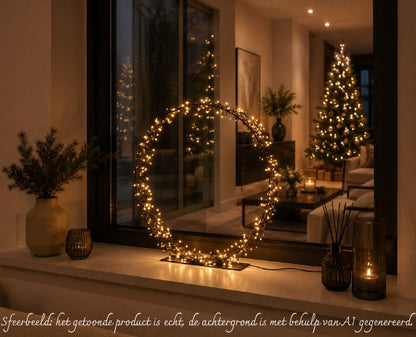 Verlichte Zwarte Kerstkrans op Standaard – Ø 40cm – 200 LED Warm Wit – Slimme Timer – Kerstversiering Buiten & Binnen