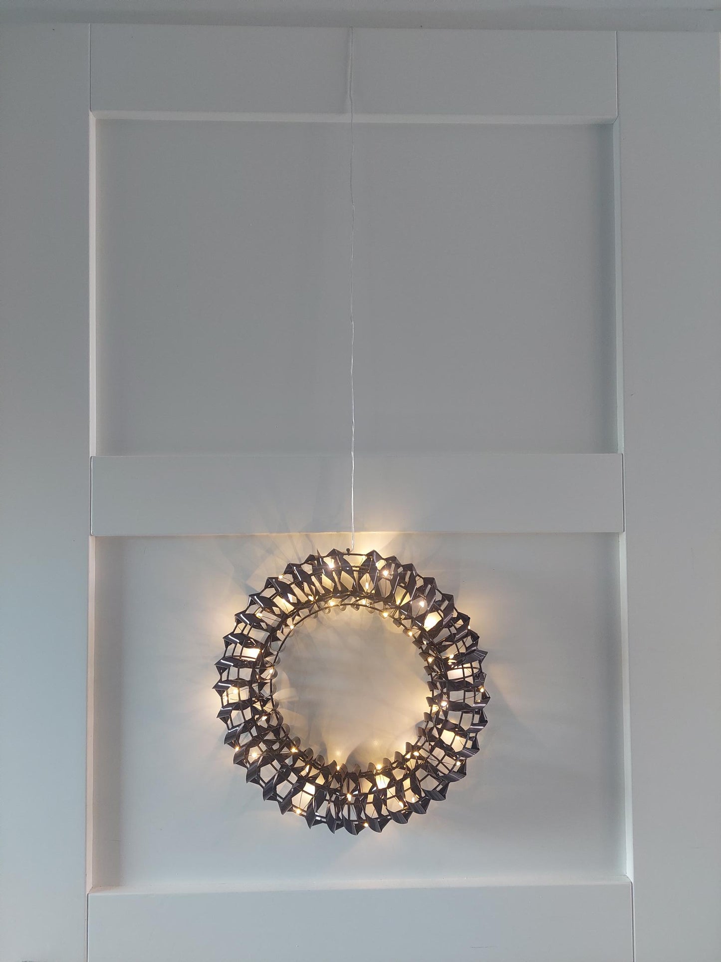 Kerstversiering - kerstkrans - zwart - rond - Led - 30cm