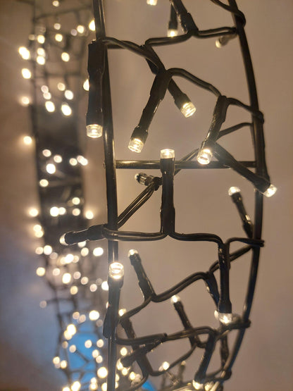 Verlichte Zwarte Kerstkrans op Standaard – Ø 40cm – 200 LED Warm Wit – Slimme Timer – Kerstversiering Buiten & Binnen