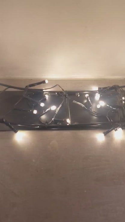 Kerstkrans - zwart - staand - voor binnen en buiten - LED - 40cm